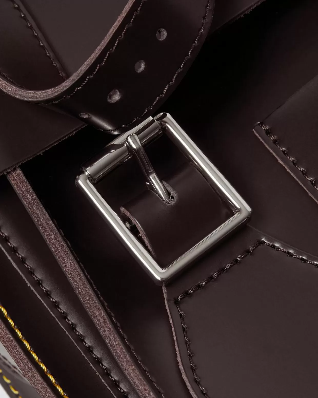 ACCESSORIES Dr. Martens Borsa a tracolla Kiev in pelle Smooth da 28 cm