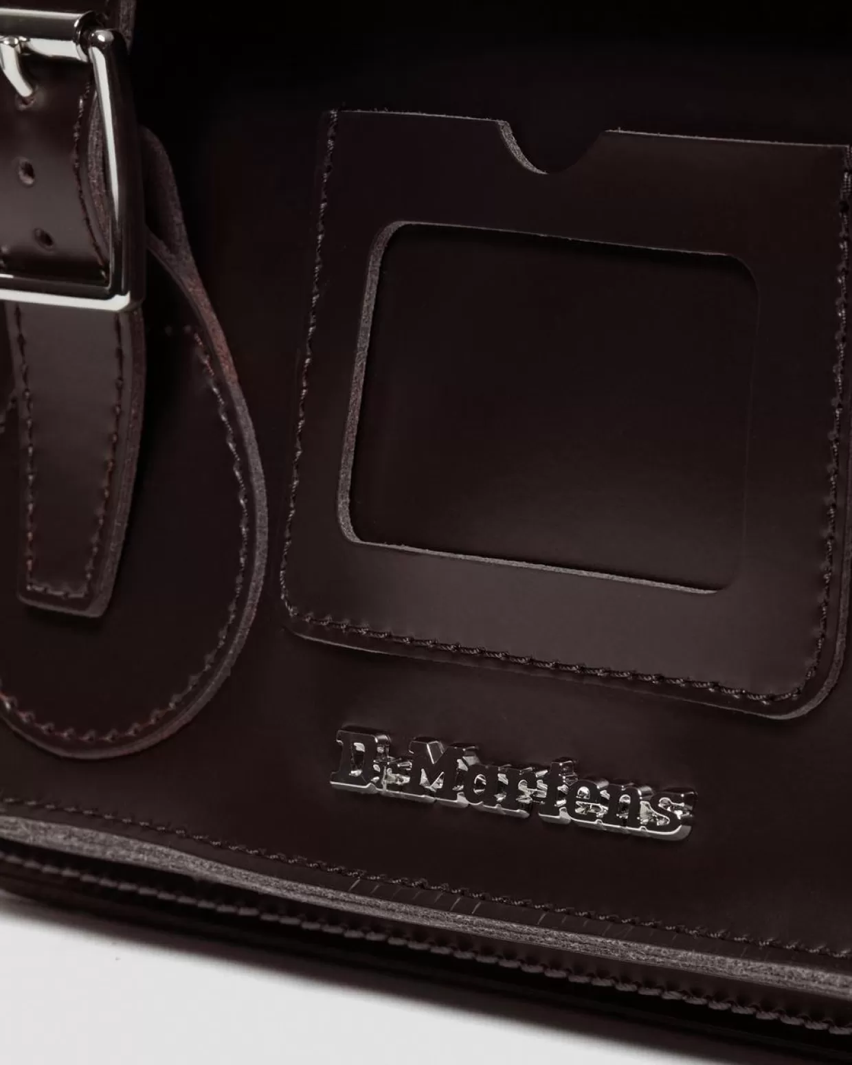 ACCESSORIES Dr. Martens Borsa a tracolla Kiev in pelle Smooth da 28 cm
