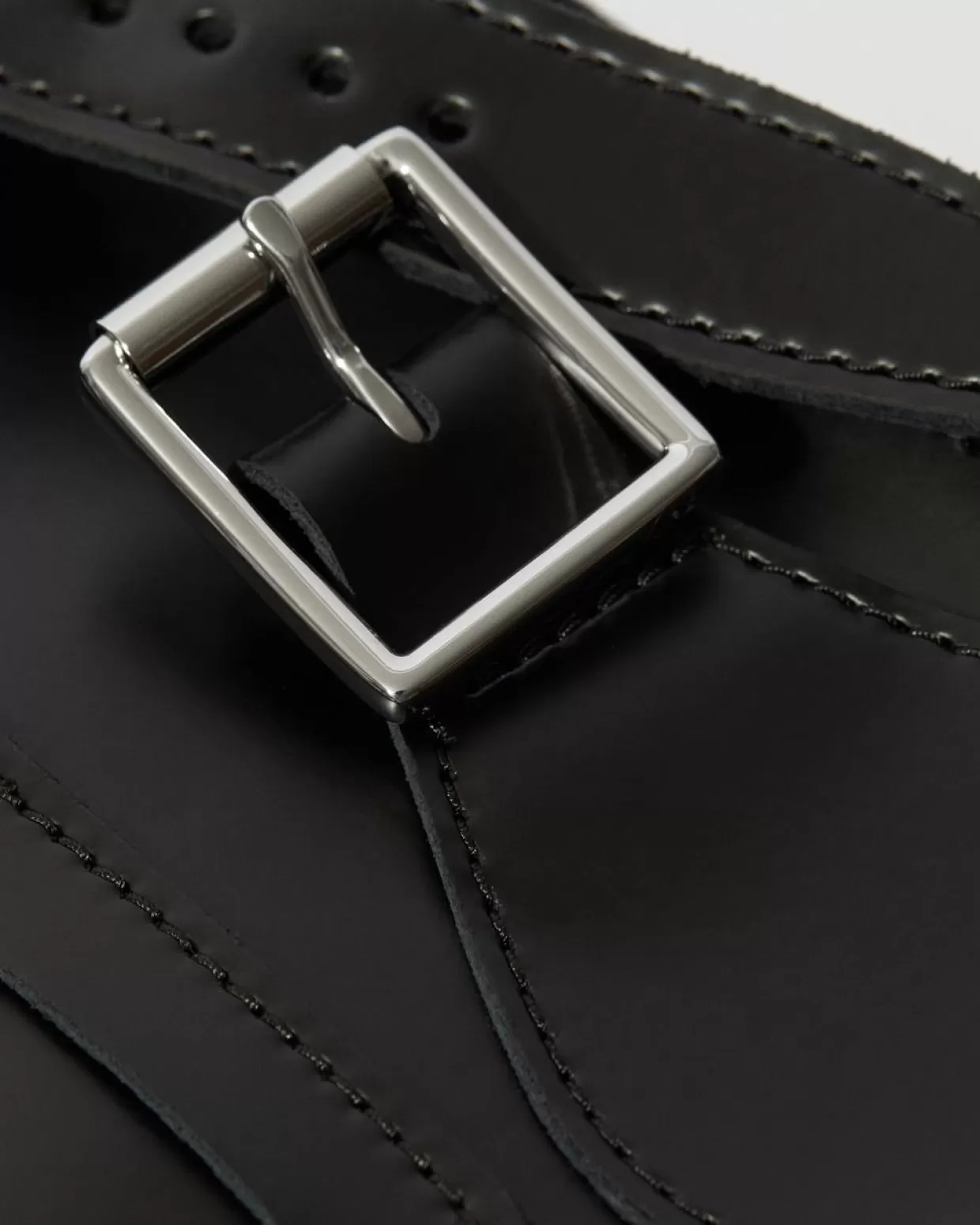 ACCESSORIES Dr. Martens Borsa a tracolla Kiev in pelle Smooth da 28 cm