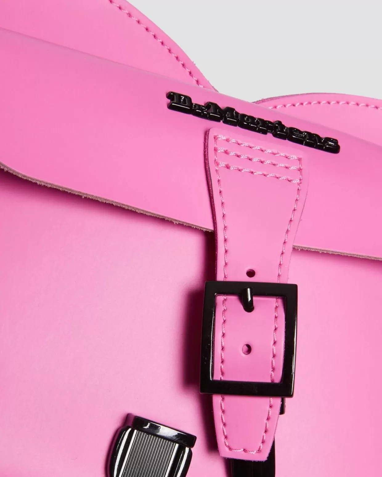 ACCESSORIES Dr. Martens Borsa in pelle a forma di cuore