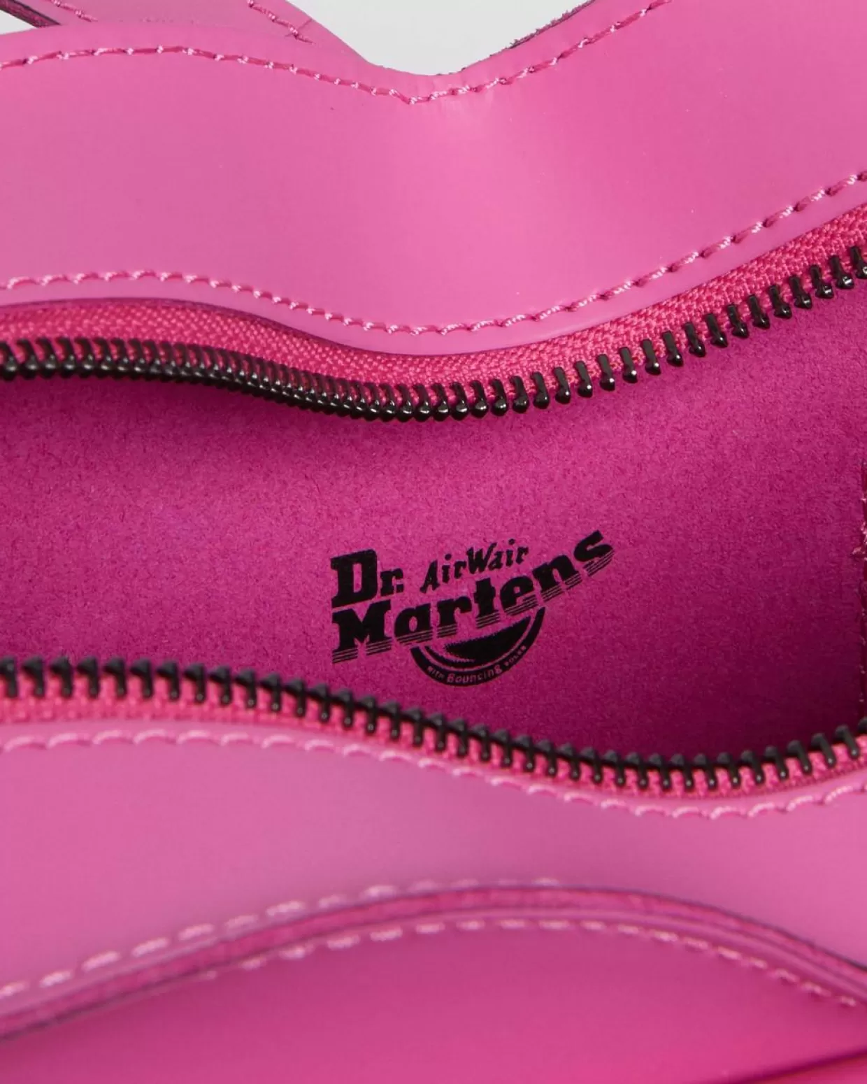ACCESSORIES Dr. Martens Borsa in pelle a forma di cuore