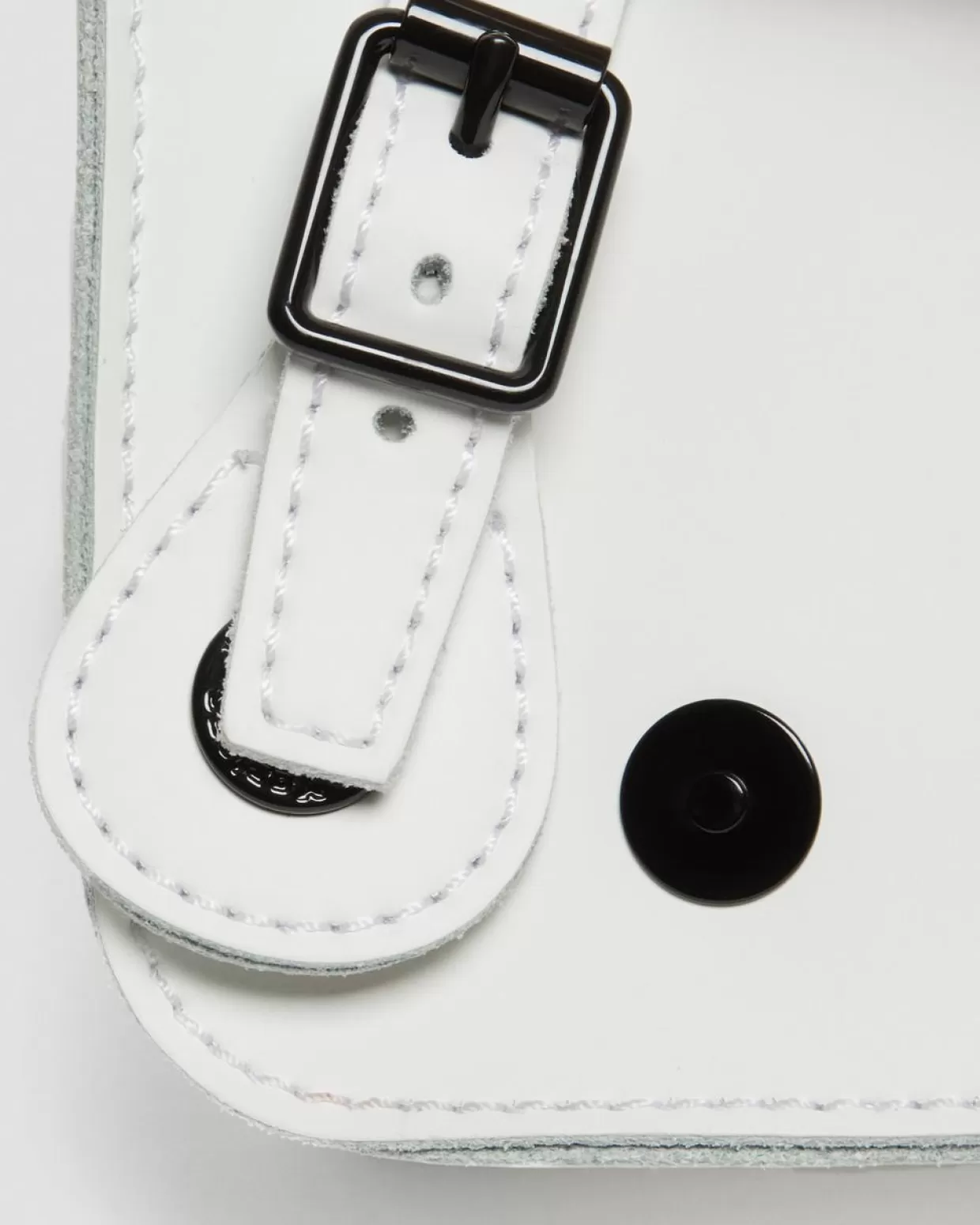 ACCESSORIES Dr. Martens Borsa Kiev a tracolla in pelle Smooth da 18cm