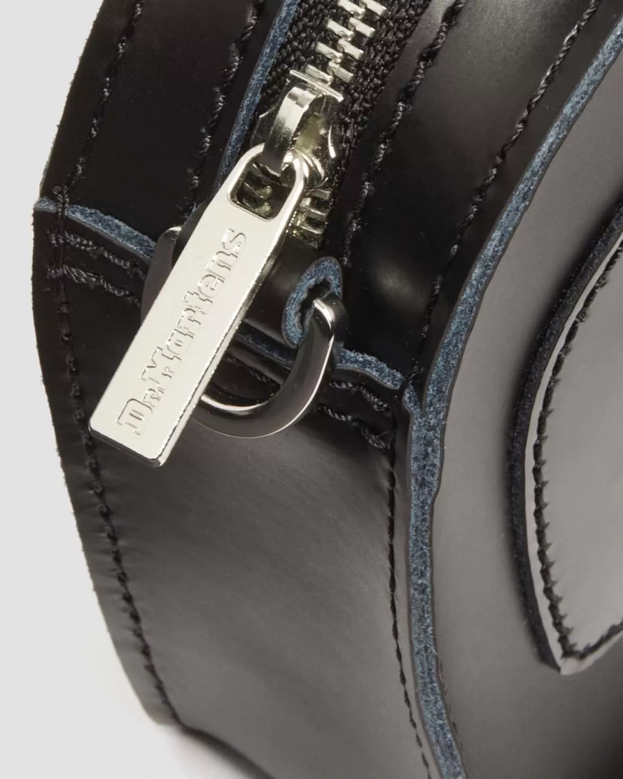Dr. Martens Mini borsa in pelle a forma di cuore