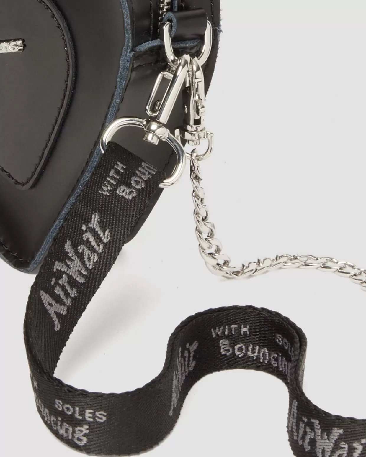 Dr. Martens Mini borsa in pelle a forma di cuore