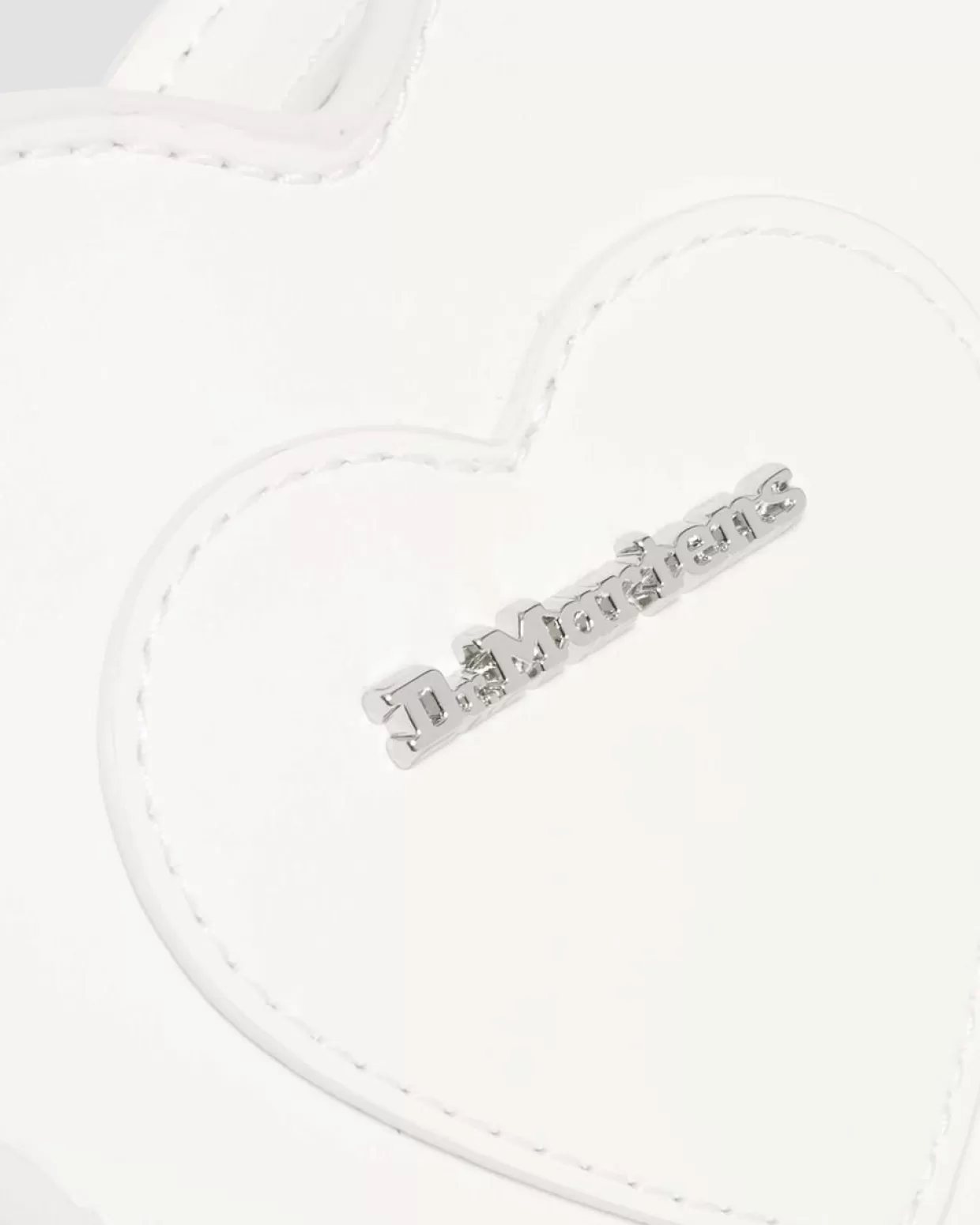 Dr. Martens Mini borsa vegan in a forma di cuore