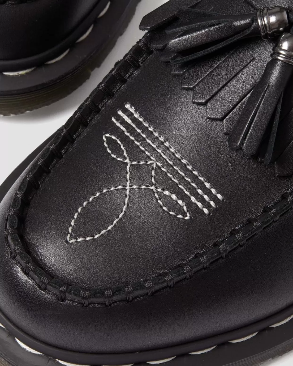 Dr. Martens Mocassini Adrian in pelle con nappe con cuciture a contrasto