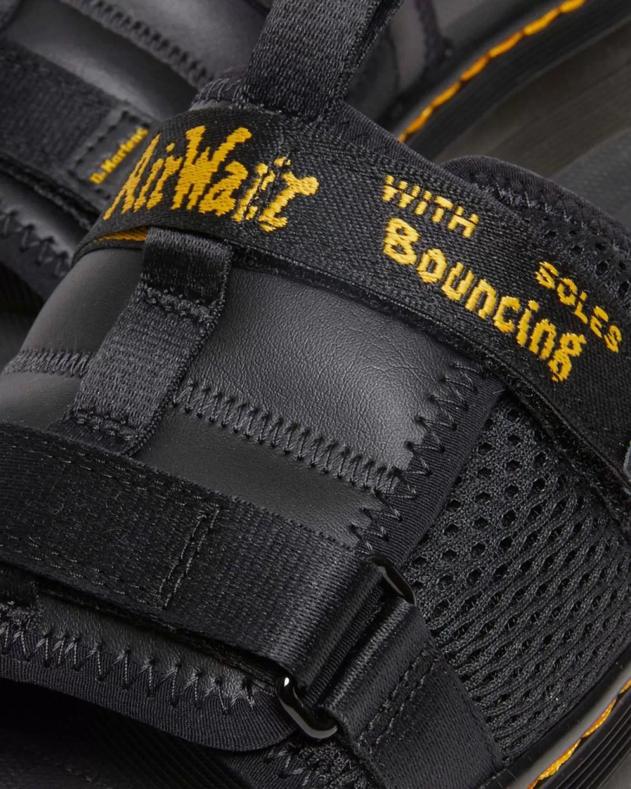 UNISEX Dr. Martens Sandali con cinturini Ayce Logo Platform in pelle bottalata