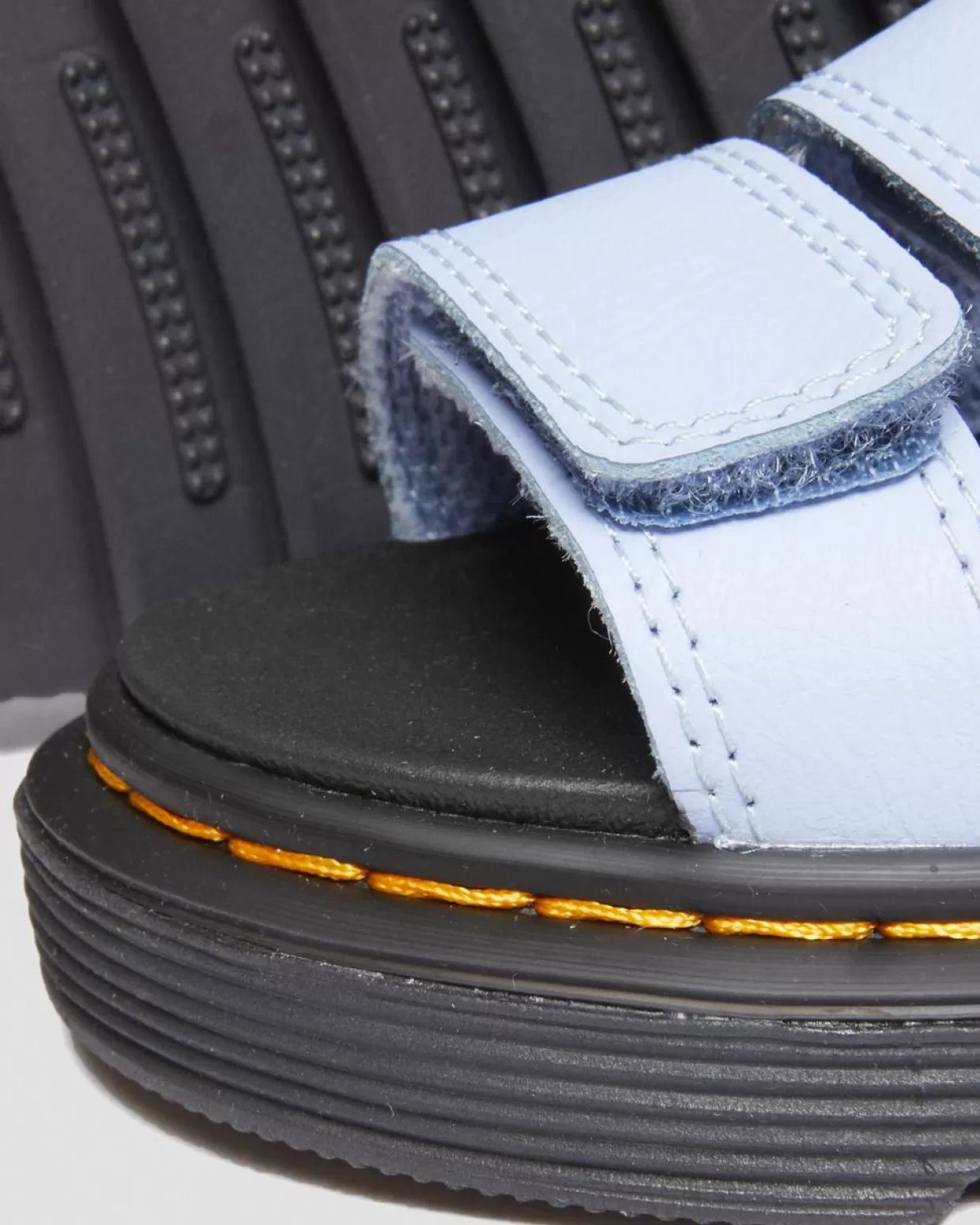 UNISEX Dr. Martens Sandali Junior Klaire Athena in pelle con cinturini in velcro
