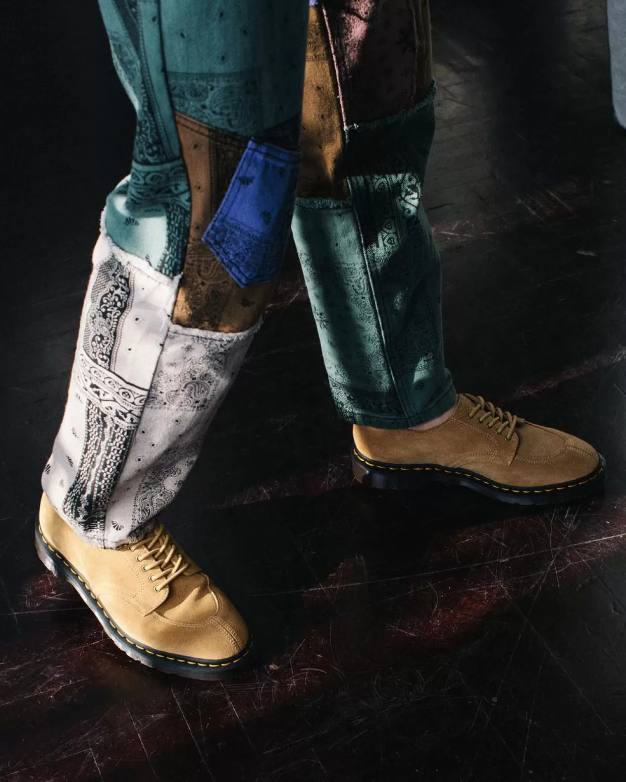 MENS Dr. Martens Scarpe 2046 in pelle scamosciata