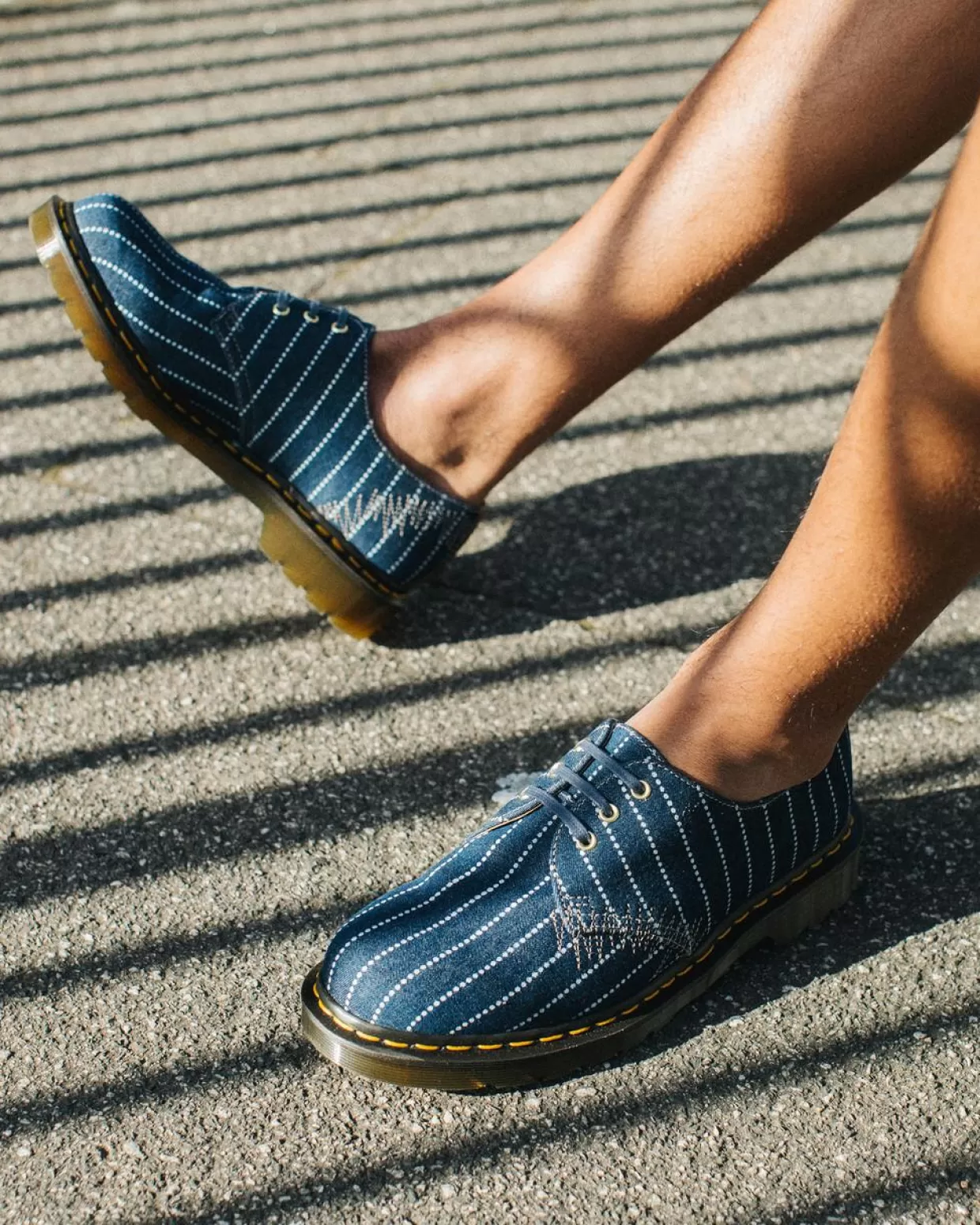 ONLINE EXCLUSIVE BOOTS AND SHOES Dr. Martens Scarpe gessate Made in England