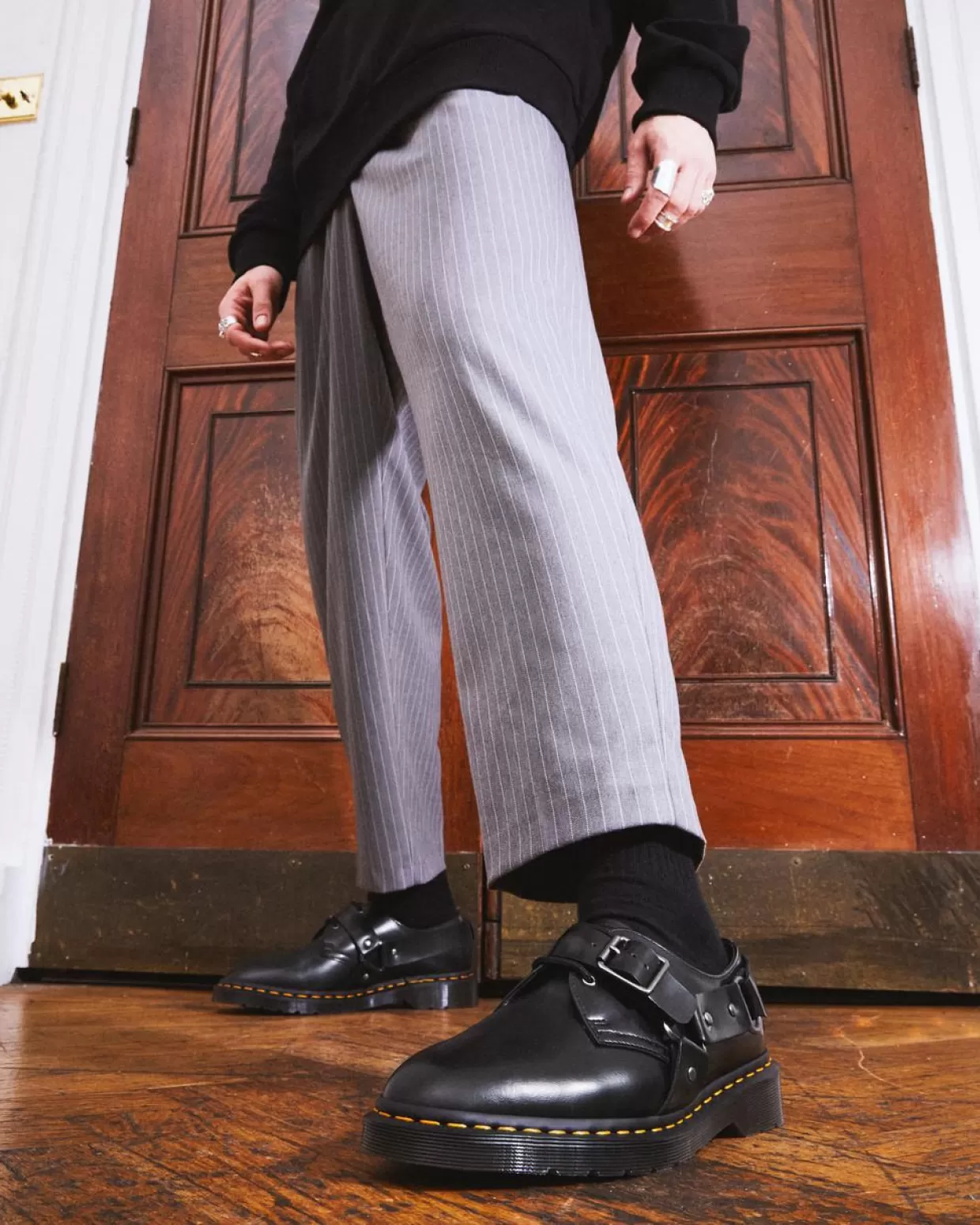 MENS Dr. Martens Scarpe Henree con fibbia in pelle liscia