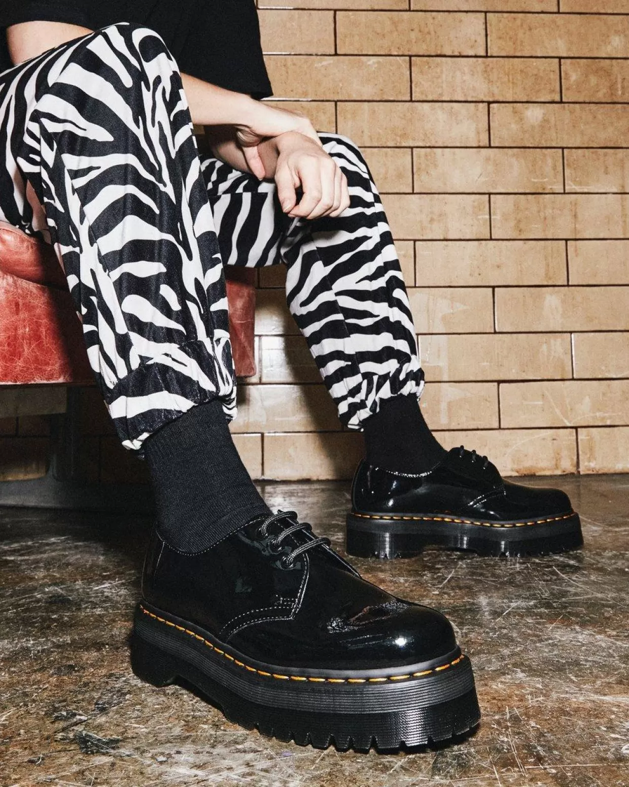 WOMENS Dr. Martens Scarpe platform di vernice 1461 Quad