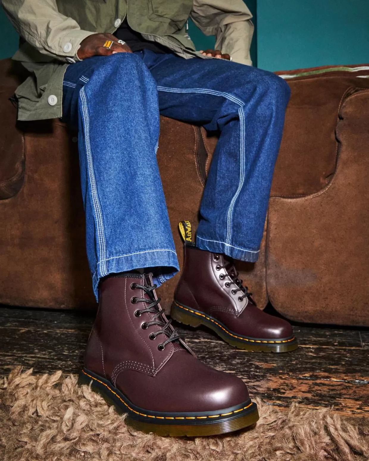 WOMENS Dr. Martens Stivaletti 101 in pelle Smooth con cuciture gialle