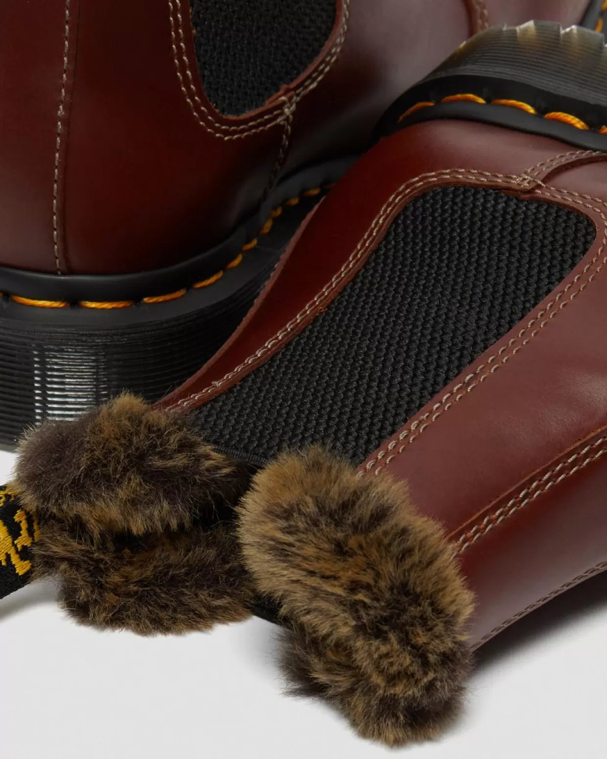 GIFTS Dr. Martens Stivaletti Chelsea 2976 Abruzzo Con Rivestimento Interno In Pelliccia Sintetica