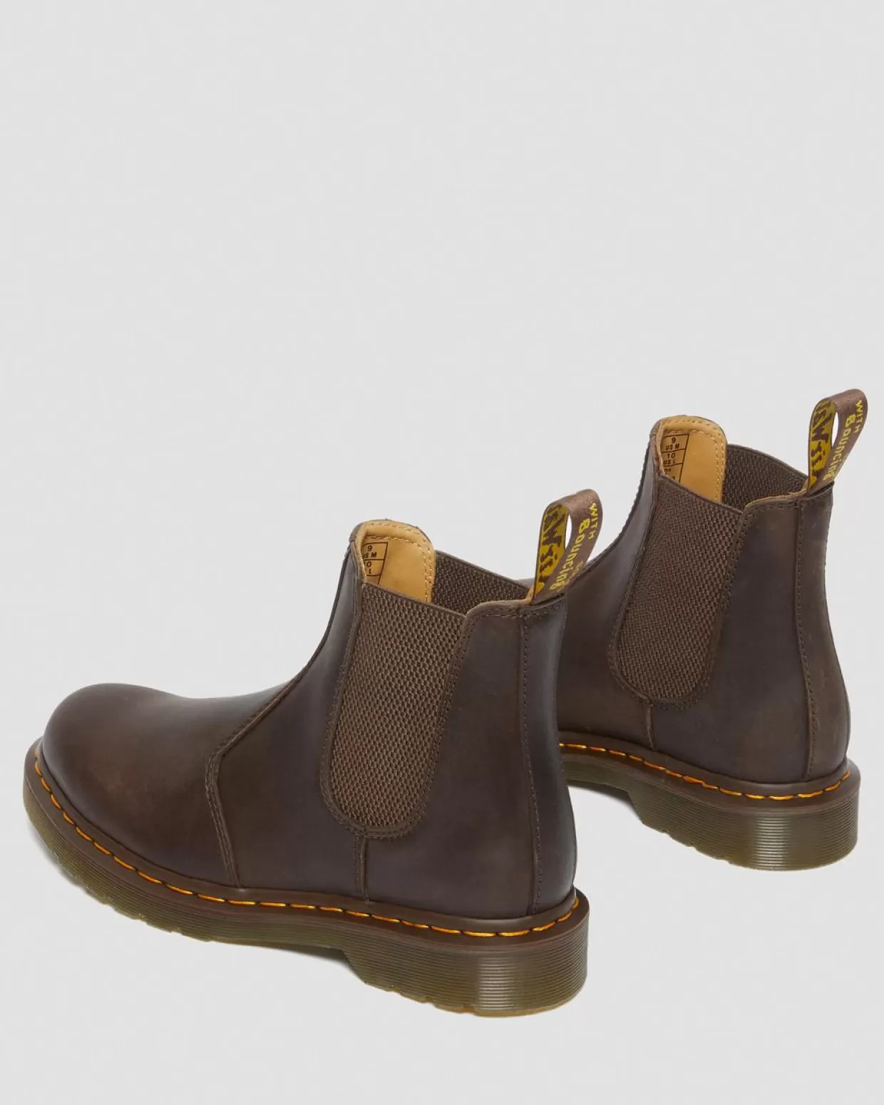 MENS Dr. Martens Stivaletti Chelsea 2976 di pelle Crazy Horse con cuciture gialle