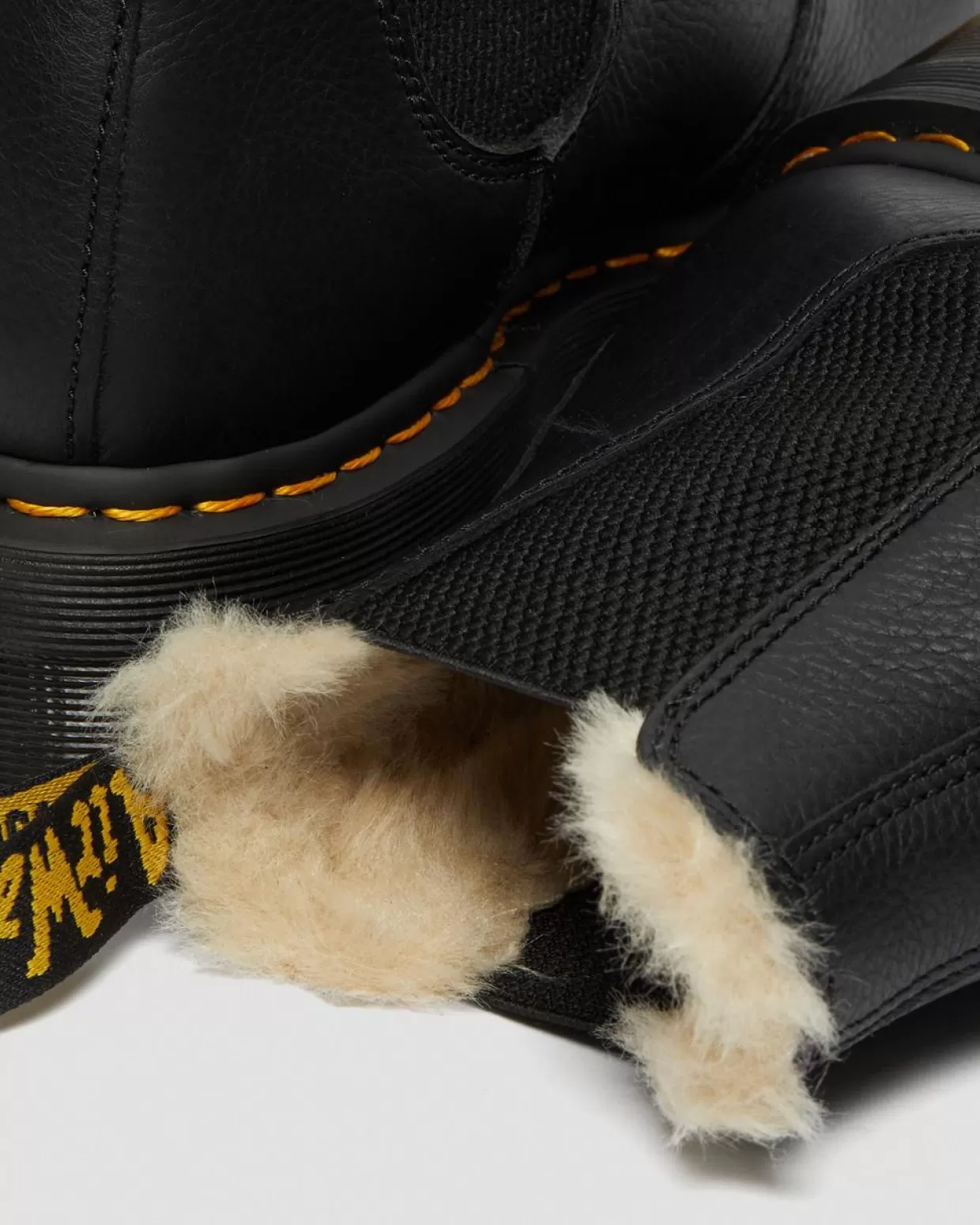 WOMENS Dr. Martens Stivaletti Chelsea Platform Quad 2976 con rivestimento interno in pelliccia sintetica