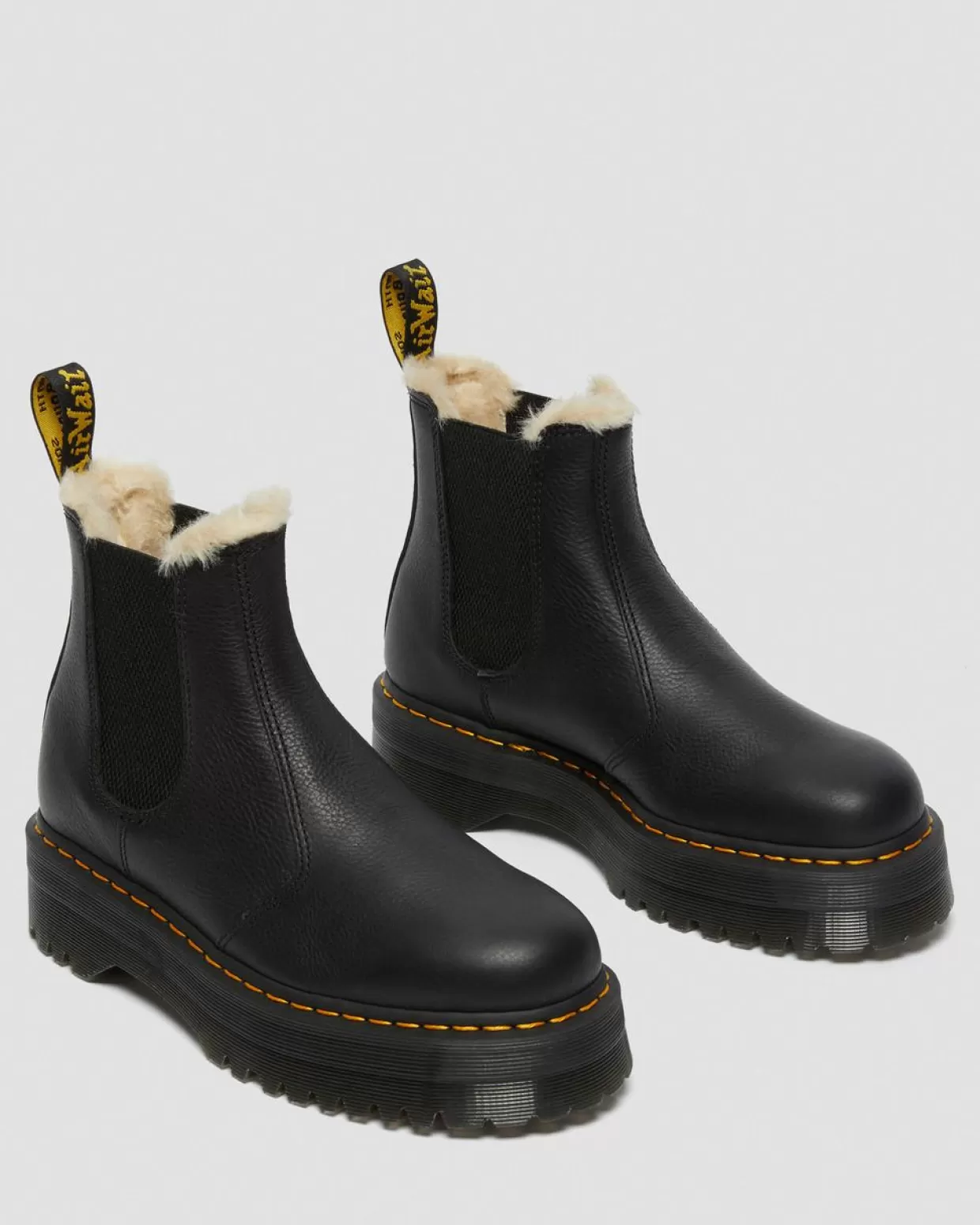 WOMENS Dr. Martens Stivaletti Chelsea Platform Quad 2976 con rivestimento interno in pelliccia sintetica