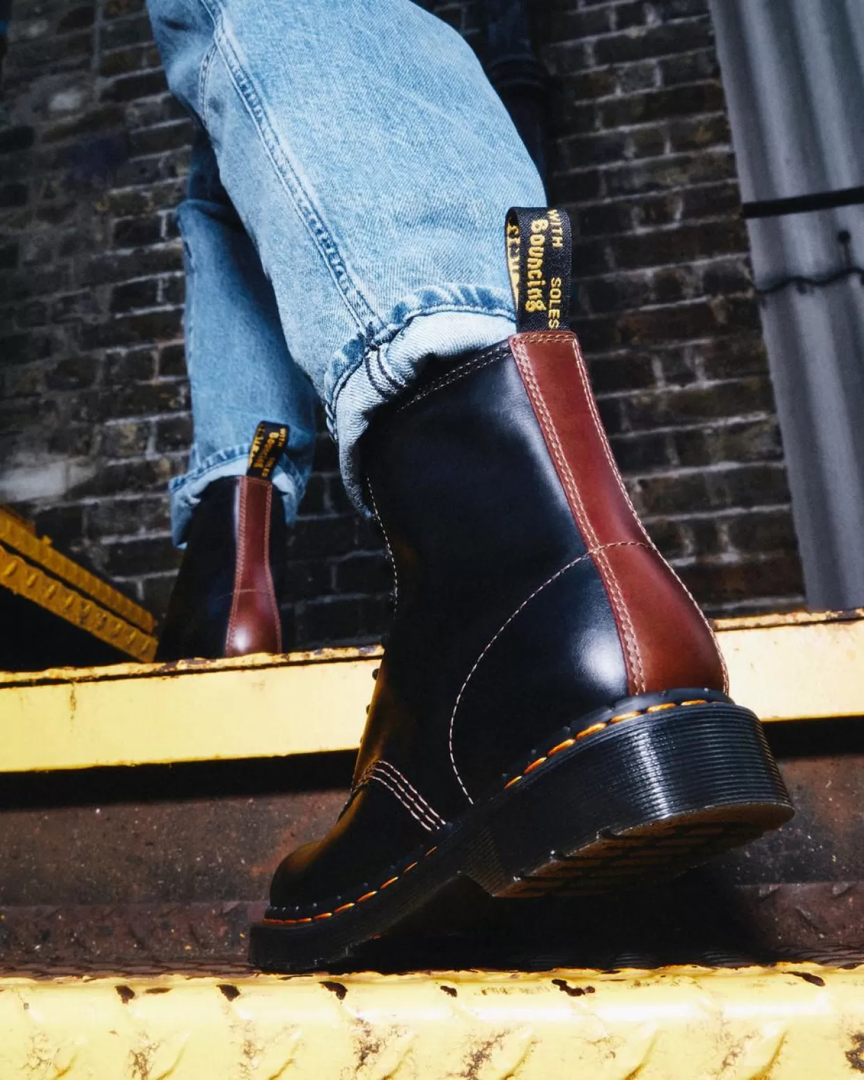 MENS Dr. Martens Stivaletti di pelle 1460 Abruzzo