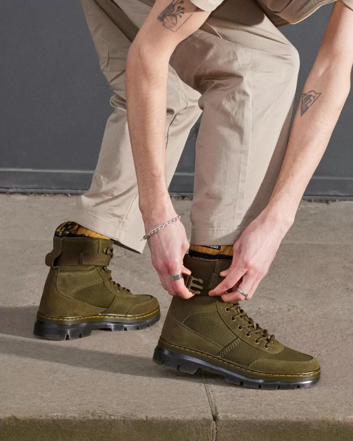 UNISEX Dr. Martens Stivali Combs Tech Utility in pelle e nylon