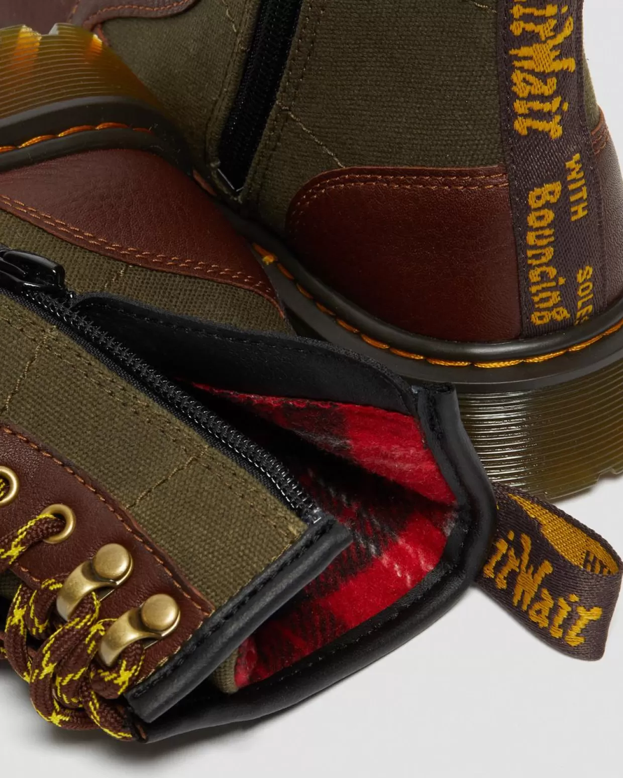 UNISEX Dr. Martens Stivali di pelle 1460 per bambini con inserti di tela