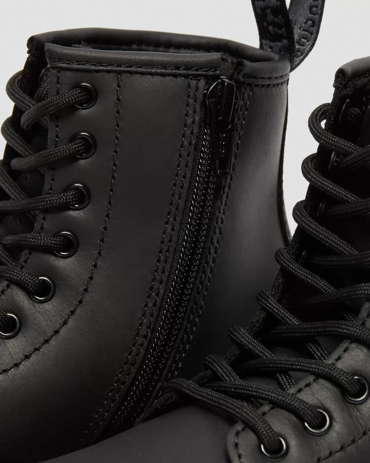 KIDS Dr. Martens Stivali di pelle per bambini con rivestimento di pelliccia sintetica 1460 Serena