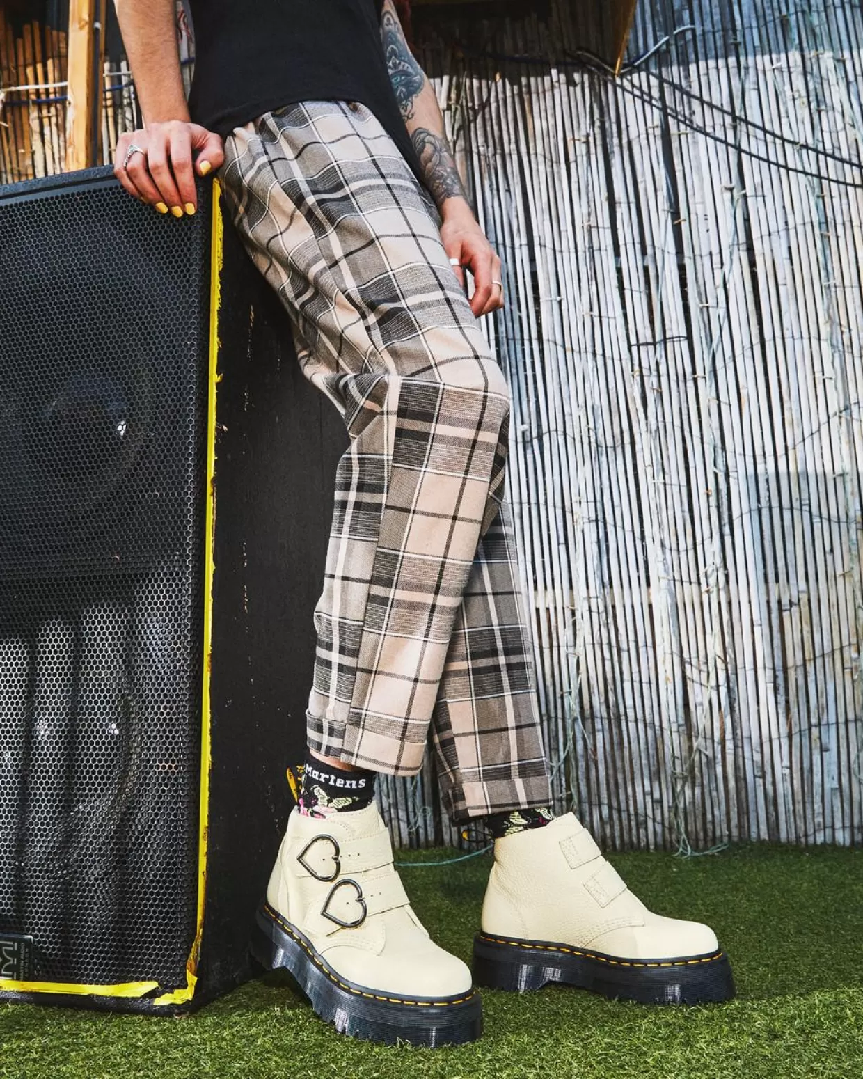 WOMENS Dr. Martens Stivali platform di pelle Devon Heart