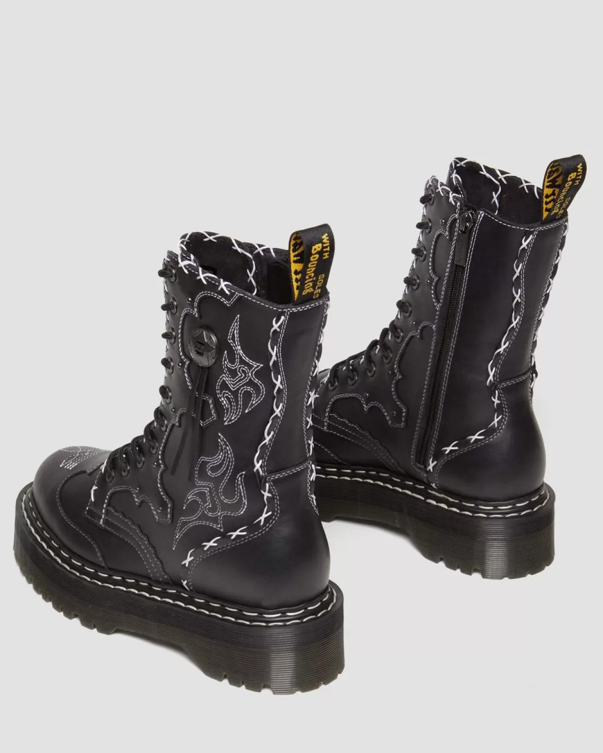 Dr. Martens Stivali platform Jadon Hi in pelle con cuciture a contrasto
