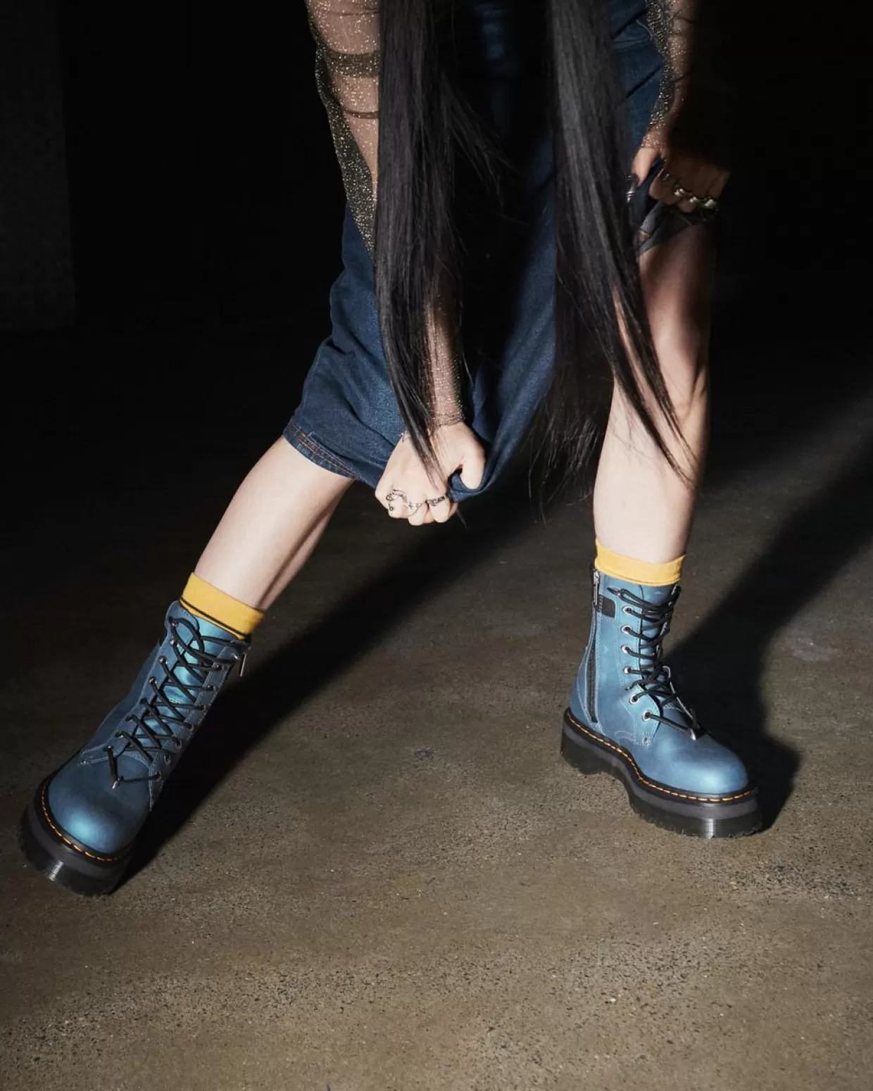 UNISEX Dr. Martens Stivali platform Jadon II Hardware in pelle