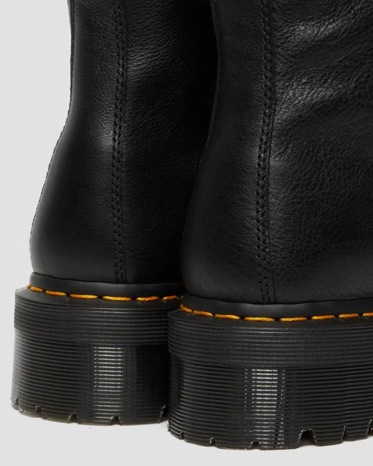 WOMENS Dr. Martens Stivali platform Jadon in pelle con rivestimento in pelliccia sintetica