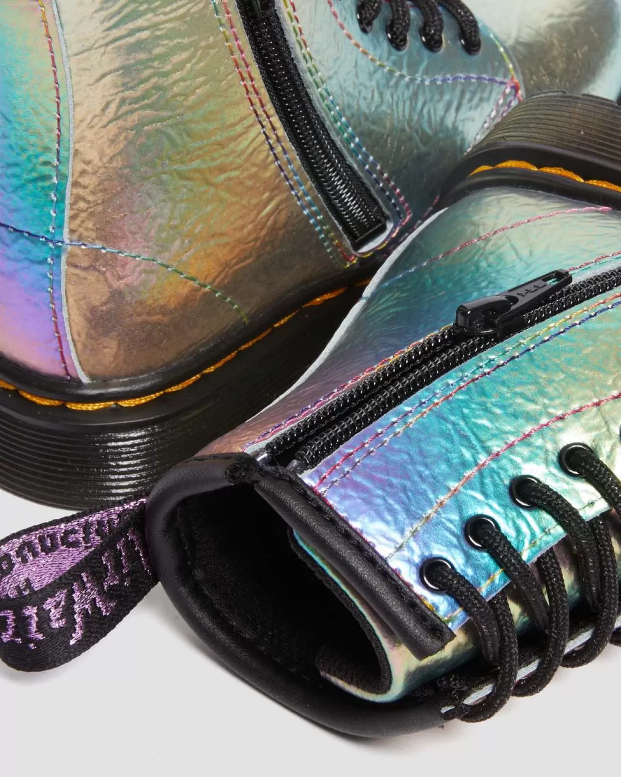 UNISEX Dr. Martens Stivali primi passi stringati 1460 arcobaleno in pelle con effetto increspato