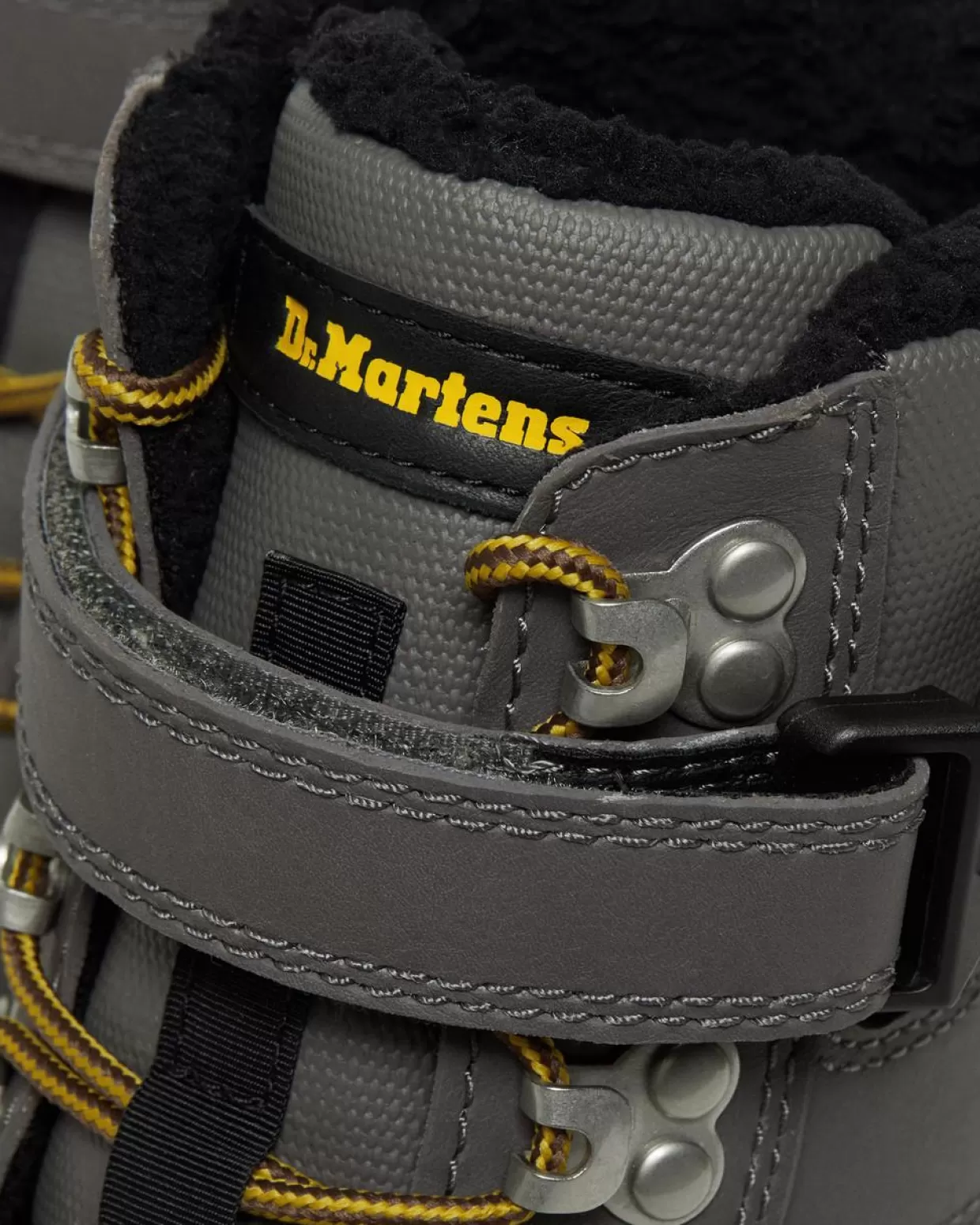 GIFTS Dr. Martens Stivali Utility Combs Tech Con Rivestimento Interno In Pelliccia Sintetica